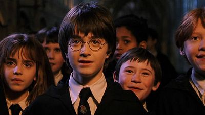 Imagem da notícia Já notou que o logo da Warner acompanha o sentimento sombrio dos filmes de Harry Potter?