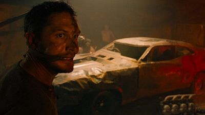 Imagem da notícia Sobrevivência está em jogo no novo trailer de Mad Max: Estrada da Fúria