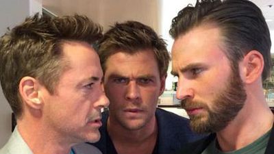 Imagem da notícia Robert Downey Jr. divulga divertidas imagens da coletiva de imprensa de Vingadores: Era de Ultron