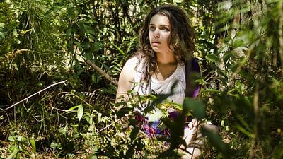 Imagem da notícia Exclusivo: Confira Bruna Linzmeyer nos bastidores do terror O Amuleto