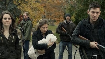 Imagem da notícia Primeiro trailer completo de Between mostra uma cidade em decadência