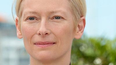 Imagem da notícia Tilda Swinton negocia para atuar em Doutor Estranho