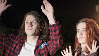 Imagem da notícia Jesse Eisenberg é uma máquina treinada para matar no agitado trailer de American Ultra