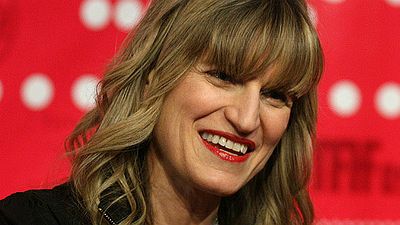 Imagem da notícia Produtores e diretora de Crepúsculo podem adaptar outro livro de sucesso: Cartas de Amor aos Mortos