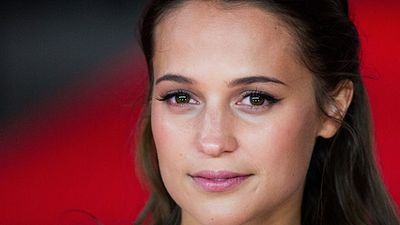 Imagem da notícia Alicia Vikander entra oficialmente para o elenco do filme que terá o retorno de Matt Damon como Jason Bourne