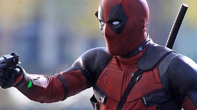 Imagem da notícia Deadpool exibe suas armas em nova imagem oficial