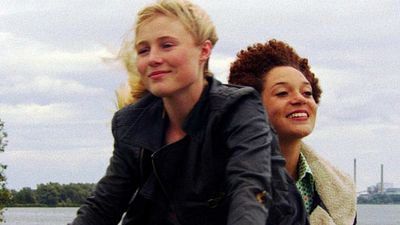 Imagem da notícia Rio Festival Gay de Cinema 2015: Romance entre garotas é forte concorrente aos prêmios principais