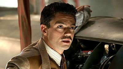 Imagem da notícia Agent Carter: Hayley Atwell confirma Howard Stark na segunda temporada