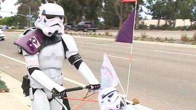 Comic-Con 2015: Homem vestido de stormtrooper caminha cerca de 1000 km até a convenção