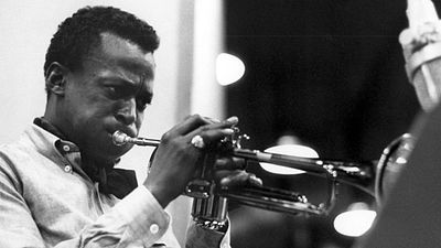 Imagem da notícia Gafe: Sony adquire direitos para lançar cinebiografia de Miles Davis, mas chama trompetista de "cantor icônico"