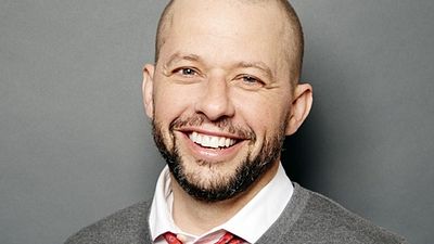 Imagem da notícia Veja primeira imagem de Jon Cryer no set de NCIS!