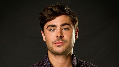 Imagem da notícia Zac Efron negocia para atuar no filme de Baywatch ao lado de Dwayne Johnson