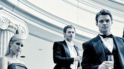 Imagem da notícia Família Mikaelson reunida! Claire Holt, Nathaniel Buzolic e Casper Zafer voltam para flashbacks em The Originals