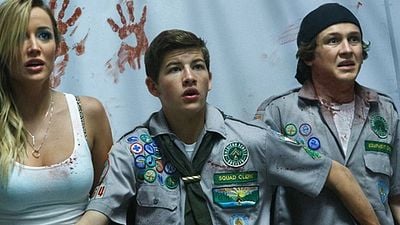 Imagem da notícia Como Sobreviver a um Ataque Zumbi: Trailer proibido para menores destaca strippers e gatos mortos-vivos