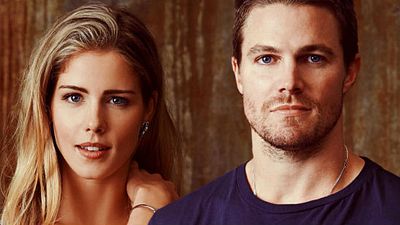 Imagem da notícia Arrow: Oliver e Felicity trocam olhares na primeira foto da nova temporada