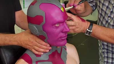 Imagem da notícia Vídeo mostra como foi feita a maquiagem do Visão em Vingadores: Era de Ultron