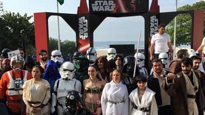 Imagem da notícia Evento de Star Wars - O Despertar da Força reúne cosplays no Rio de Janeiro