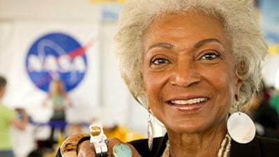 Nichelle Nichols, a Uhura de Star Trek, vai ao espaço