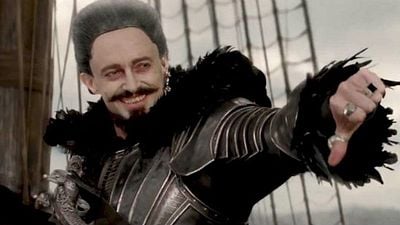 Imagem da notícia Hugh Jackman divulga divertido erro de gravação de Peter Pan