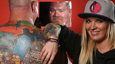 Imagem da notícia Vovô bate recorde mundial com tatuagens de Os Simpsons