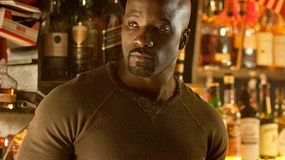 Imagem da notícia Mike Colter explica a linha temporal de Luke Cage na New York Comic Con