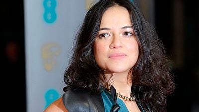 Imagem da notícia Michelle Rodriguez vai protagonizar thriller de ação com mudança de sexo ao lado de Sigourney Weaver