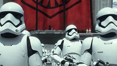 Star Wars - O Despertar da Força: Cinemas americanos proíbem entrada de capacetes e sabres de luz