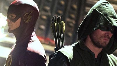 Imagem da notícia Divulgado primeiro cartaz do novo crossover de The Flash e Arrow