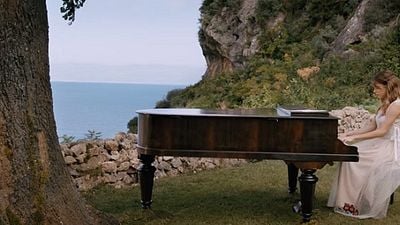 Imagem da notícia Protagonista do fenômeno Violetta busca novos ares no teaser de Tini - Depois de Violetta