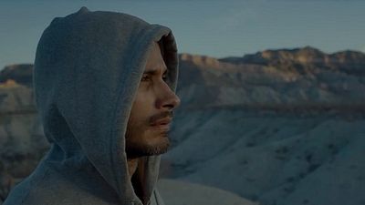 Imagem da notícia Gael García Bernal tenta invadir os Estados Unidos e se dá mal no trailer de Desierto, terror dirigido por Jonás Cuarón