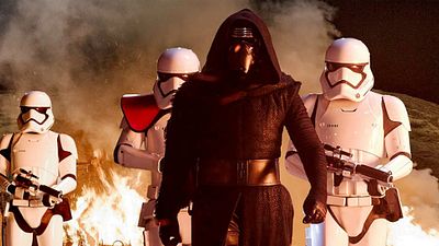 Imagem da notícia Star Wars - O Despertar da Força arrecada 1 bilhão de dólares e quebra novos recordes