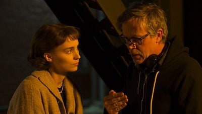 Imagem da notícia Exclusivo: Todd Haynes explica a história de amor "delicada e precária" de Carol, um dos favoritos ao Oscar