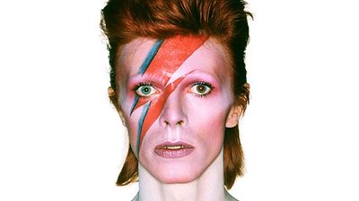 Imagem da notícia James Gunn escreve tocante tributo para David Bowie e diz que planejava convidar o cantor para Guardiões da Galáxia 2