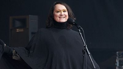 Imagem da notícia Cantora transgênero indicada ao Oscar decide boicotar a Academia e critica a premiação: "Vergonha e raiva"