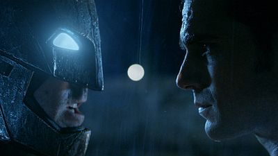 Imagem da notícia Analistas fazem as primeiras estimativas do lançamento de Batman vs Superman - A Origem da Justiça