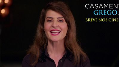 Imagem da notícia Casamento Grego 2: Nia Vardalos arrisca um português para te convidar para assistir ao filme (exclusivo)
