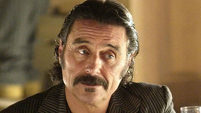 Imagem da notícia Ian McShane fala sobre seu personagem em Game of Thrones e praticamente confirma teoria dos fãs