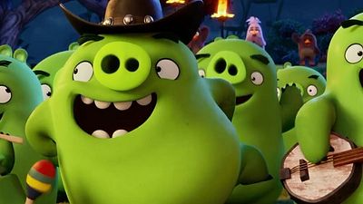 Imagem da notícia Porcos verdes fazem a festa em comercial de Angry Birds - O Filme!