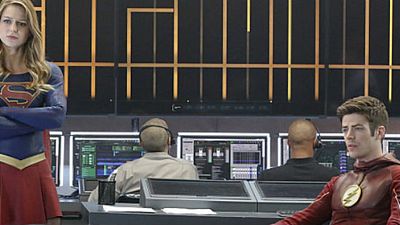 Imagem da notícia Divulgadas imagens oficiais do crossover de The Flash e Supergirl