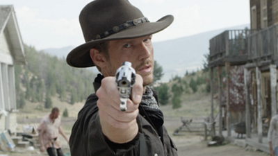 Imagem da notícia Backstreet Boys e 'N Sync se unem para lutar contra zumbis no trailer bizarro de Dead 7