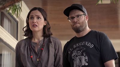 Imagem da notícia Seth Rogen e Chloë Grace Moretz se encaram no cartaz de Vizinhos 2