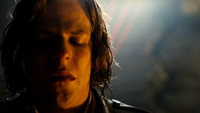 Imagem da notícia Warner Bros. libera a primeira cena deletada de Batman Vs Superman - A Origem da Justiça