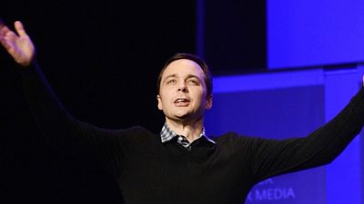 Imagem da notícia Jim Parsons se prepara para interpretar um aprendiz de bruxo em comédia da Warner