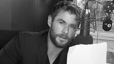 Imagem da notícia Work, Work, Work: Chris Hemsworth interpreta letra da música de Rihanna