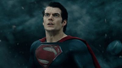 Imagem da notícia Henry Cavill e Zack Snyder falam sobre as chances da Warner Bros. produzir novo filme solo do Superman