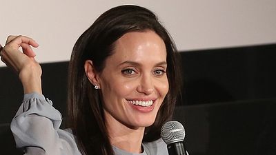 Imagem da notícia Projeto dos sonhos de Angelina Jolie, polêmico Cleópatra volta à pauta com a contratação de novo roteirista