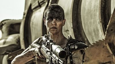 Imagem da notícia Charlize Theron afirma que adoraria voltar a interpretar Furiosa em uma sequência de Mad Max: Estrada da Fúria