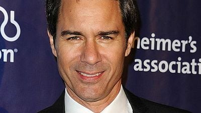 Eric McCormack é escalado pela Netflix em drama sobre viagem no tempo do criador de Stargate