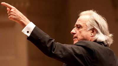 Imagem da notícia Cinebiografia do maestro João Carlos Martins terá Alinne Moraes, Caco Ciocler e Alexandre Nero no elenco