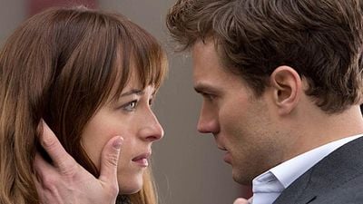 Imagem da notícia Cinquenta Tons Mais Escuros: Dakota Johnson declara que gravar as cenas de sexo é entediante
